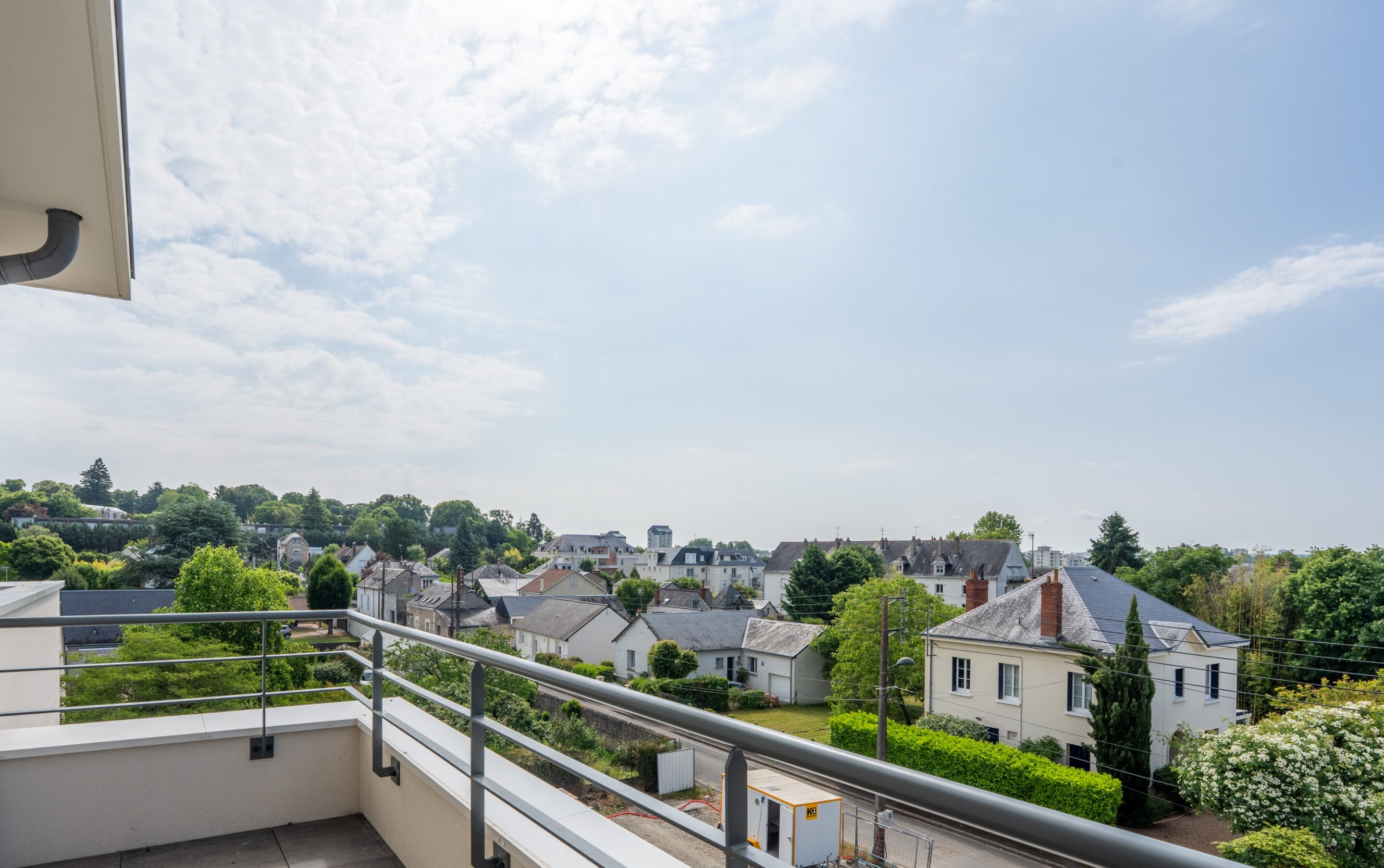 Vue depuis la terrasse du lot 302 de l'immeuble Aristide à Saint-Cyr-sur-Loire — programme ADNOVA livré